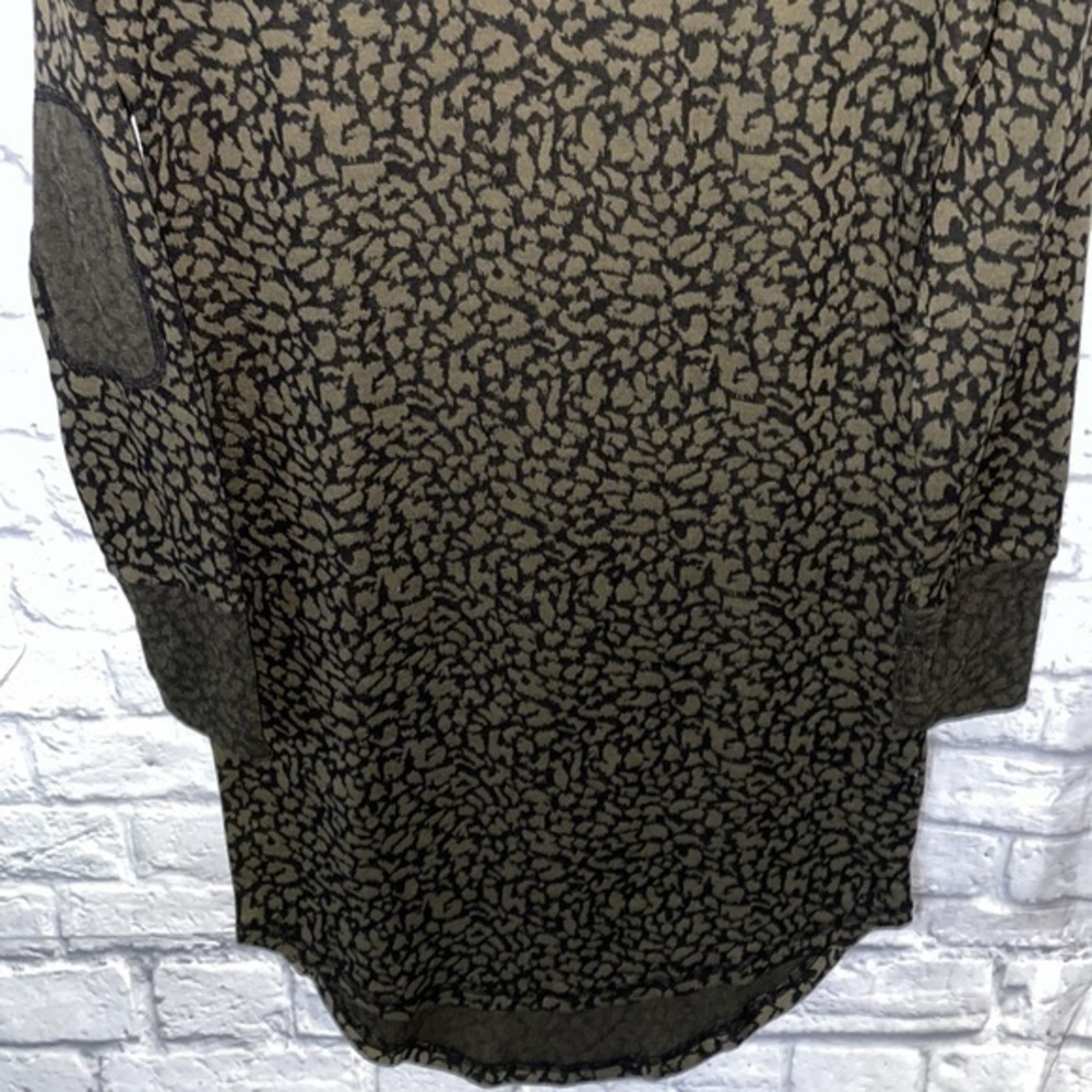 Kavu Deva Military Camo Print Long Sleeve Dress with Lebow Patches & Thumb Holes - Picture 4 of 10